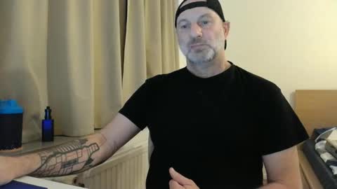 Snapshot of curman85 chatting on October 27, 10:58 pm Curman85 online show from October 27, 10:58 pm