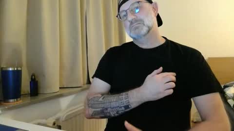 Curman85 online show from April 4, 10:51 pm