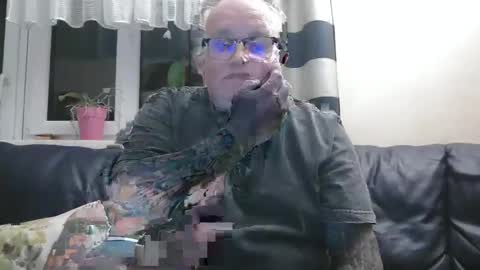 Snapshot of curtus14 chatting on January 27, 9:44 pm curtus14 online show from January 27, 9:44 pm