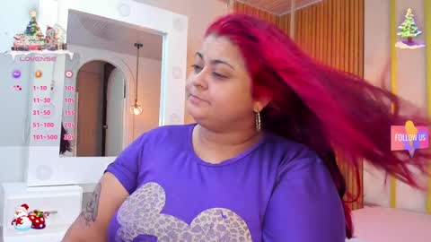 Snapshot of curvy_beauty_ chatting on December 17, 11:17 am Hanna online show from December 17, 11:17 am