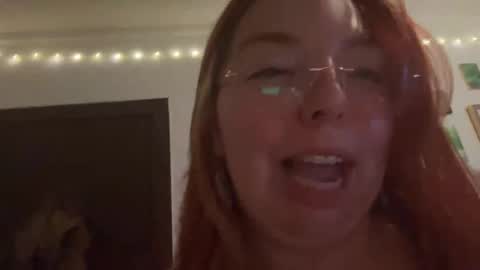 Snapshot of curvycate127 chatting on December 14, 2:56 am Cate online show from December 14, 2:56 am