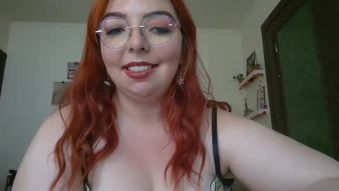Snapshot of curvycate127 chatting on October 2, 6:59 pm Cate online show from October 2, 6:59 pm