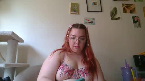 Snapshot of curvycate127 chatting on November 5, 6:30 pm Cate online show from November 5, 6:30 pm