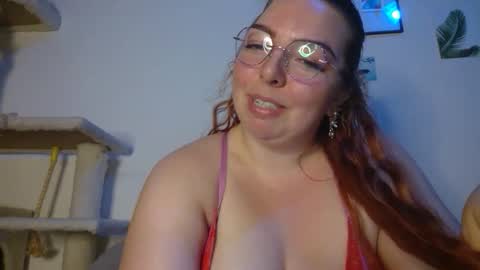 Snapshot of curvycate127 chatting on November 27, 4:03 am Cate online show from November 27, 4:03 am