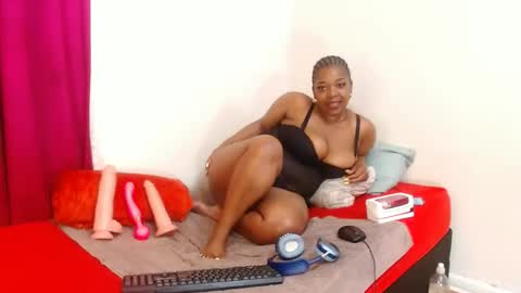 curvycutiexx94 online show from October 1, 7:03 am