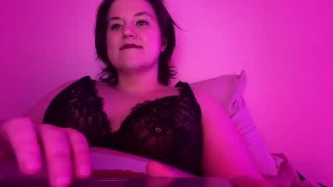 Snapshot of curvyflora chatting on February 21, 5:13 am CurvyFlora online show from February 21, 5:13 am