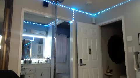 Snapshot of curvyfunlover chatting on November 14, 1:43 pm curvyfunlover online show from November 14, 1:43 pm