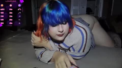 Snapshot of curvygothfemboy chatting on December 8, 6:22 am Curvygothfemboy online show from December 8, 6:22 am