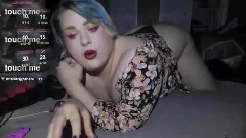 Snapshot of curvygothfemboy chatting on February 6, 6:40 am Curvygothfemboy online show from February 6, 6:40 am