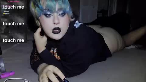 Snapshot of curvygothfemboy chatting on February 11, 7:02 am Curvygothfemboy online show from February 11, 7:02 am