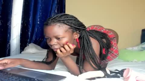 Snapshot of curvyjoan chatting on February 11, 8:58 am curvyjoan online show from February 11, 8:58 am