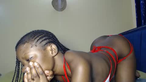 Snapshot of curvyjoan chatting on October 17, 10:29 am curvyjoan online show from October 17, 10:29 am