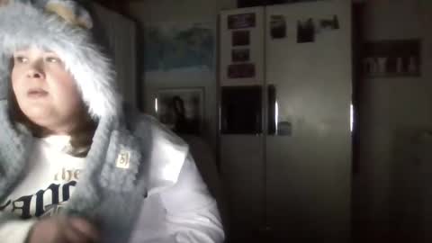 Snapshot of curvyplayday chatting on December 15, 6:29 am dahlia -kim online show from December 15, 6:29 am