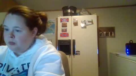 Snapshot of curvyplayday chatting on December 16, 3:30 am dahlia -kim online show from December 16, 3:30 am