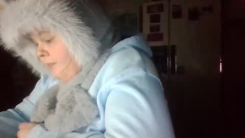 Snapshot of curvyplayday chatting on December 21, 8:18 am dahlia -kim online show from December 21, 8:18 am