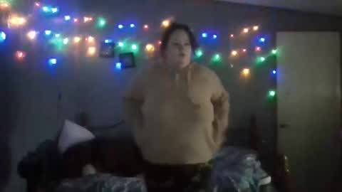 Snapshot of curvyplayday chatting on December 24, 8:49 pm dahlia -kim online show from December 24, 8:49 pm