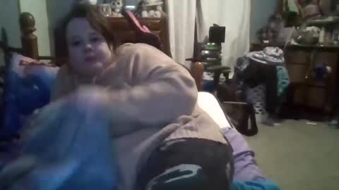 Snapshot of curvyplayday chatting on December 25, 3:08 am dahlia -kim online show from December 25, 3:08 am