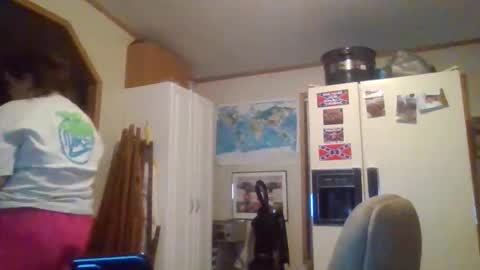 Snapshot of curvyplayday chatting on December 31, 1:15 am dahlia -kim online show from December 31, 1:15 am