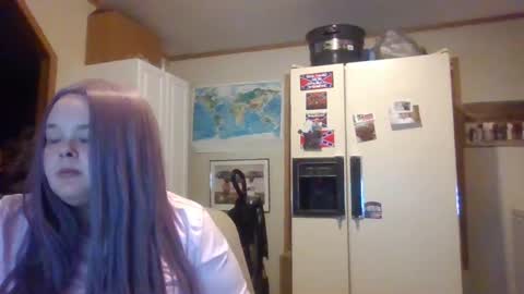Snapshot of curvyplayday chatting on February 13, 8:59 am dahlia -kim online show from February 13, 8:59 am