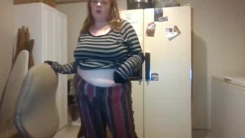 Snapshot of curvyplayday chatting on September 18, 1:18 am dahlia -kim online show from September 18, 1:18 am