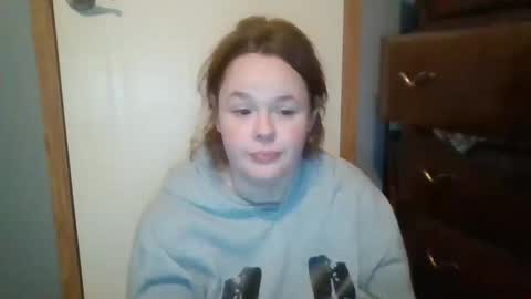 Snapshot of curvyplayday chatting on October 11, 9:52 am dahlia -kim online show from October 11, 9:52 am