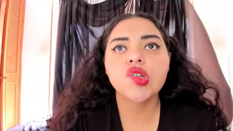 Snapshot of curvypornxxx chatting on November 2, 2:19 pm curvypornxxx online show from November 2, 2:19 pm