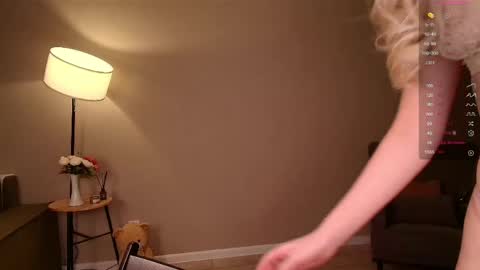 Kira  online show from April 19, 9:52 am