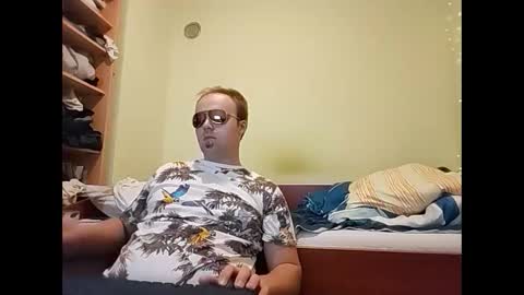 Snapshot of cute69696969 chatting on December 25, 2:03 am cute69696969 online show from December 25, 2:03 am