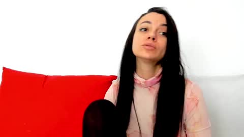 Snapshot of cute_angel95 chatting on February 15, 10:00 am cute_angel95 online show from February 15, 10:00 am