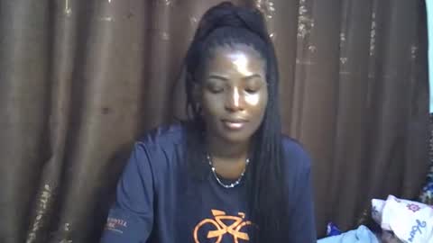 Snapshot of cute_emmy1 chatting on November 1, 2:08 pm cute_emmy1 online show from November 1, 2:08 pm