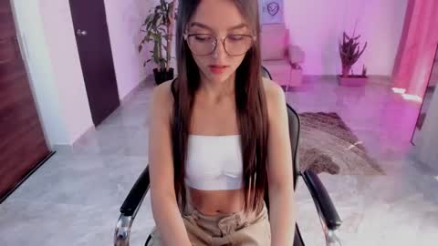 Bella Fox online show from December 22, 2:25 pm