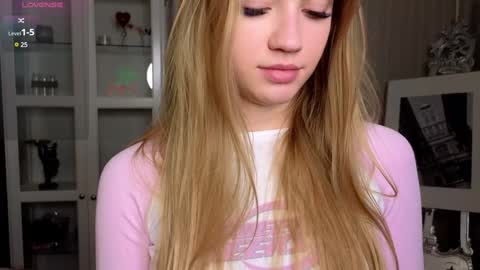 Anne online show from December 4, 7:06 am