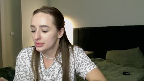 cute_girl_mia__ online show from May 6, 4:45 pm