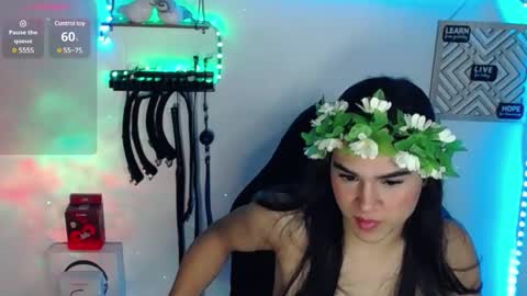 Snapshot of cute_horny12 chatting on February 6, 6:18 am Cute horny1 online show from February 6, 6:18 am