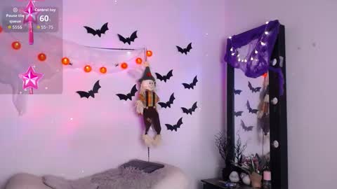 Snapshot of cute_horny12 chatting on October 14, 3:18 am Cute horny1 online show from October 14, 3:18 am