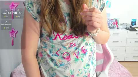 Snapshot of cute_kate0 chatting on October 5, 9:40 am cute_kate0 online show from October 5, 9:40 am