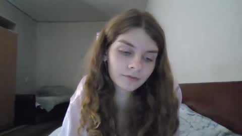 Snapshot of cute_kitte chatting on December 21, 9:15 pm cute_kitte online show from December 21, 9:15 pm