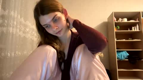 Snapshot of cute_kitte chatting on January 5, 1:03 am cute_kitte online show from January 5, 1:03 am