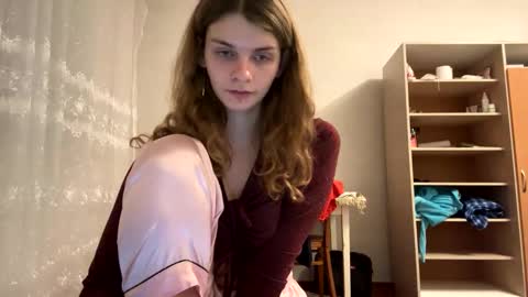 Snapshot of cute_kitte chatting on January 12, 4:00 am cute_kitte online show from January 12, 4:00 am