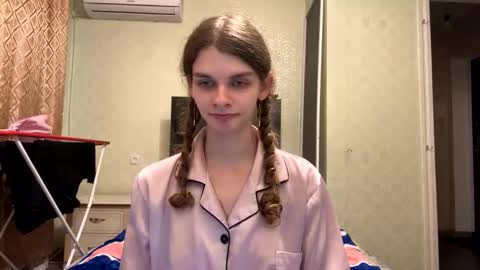Snapshot of cute_kitte chatting on October 2, 6:37 pm cute_kitte online show from October 2, 6:37 pm