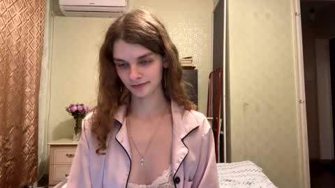 Snapshot of cute_kitte chatting on October 11, 7:01 pm cute_kitte online show from October 11, 7:01 pm