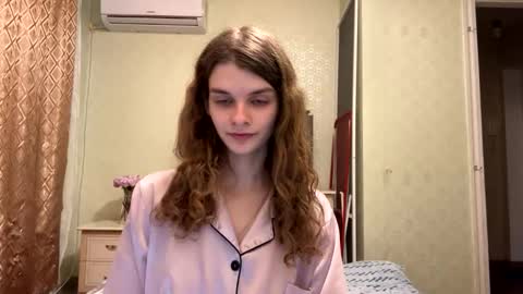 Snapshot of cute_kitte chatting on October 19, 5:57 pm cute_kitte online show from October 19, 5:57 pm