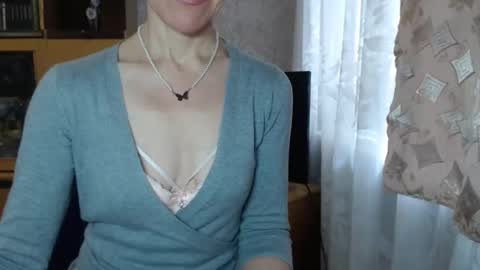 cute_lion_ online show from February 3, 9:08 am