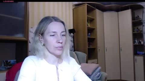 cute_lion_ online show from December 15, 8:02 pm