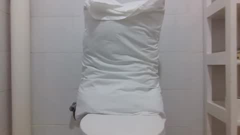 Snapshot of cute_melannin chatting on October 17, 7:49 pm tiff flavian online show from October 17, 7:49 pm