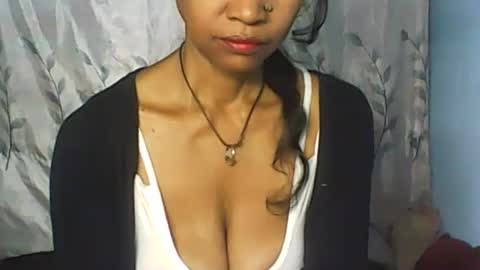 Snapshot of cute_moll chatting on February 8, 3:19 am murielle online show from February 8, 3:19 am