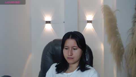 Snapshot of cute_rouss chatting on December 4, 12:03 pm ROUSS online show from December 4, 12:03 pm