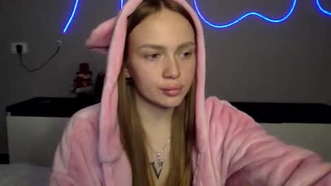 cute_shy06 online show from January 15, 9:07 pm