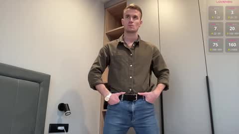 cute_skywalker online show from October 29, 1:24 pm