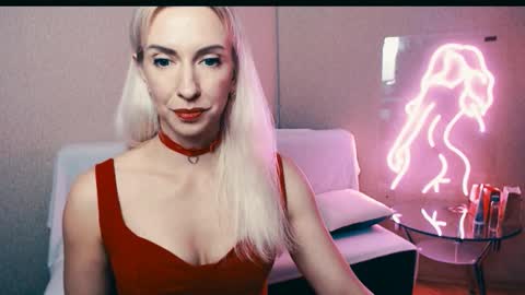 Snapshot of cute_smile_shy chatting on October 30, 8:20 pm cute_smile_shy online show from October 30, 8:20 pm